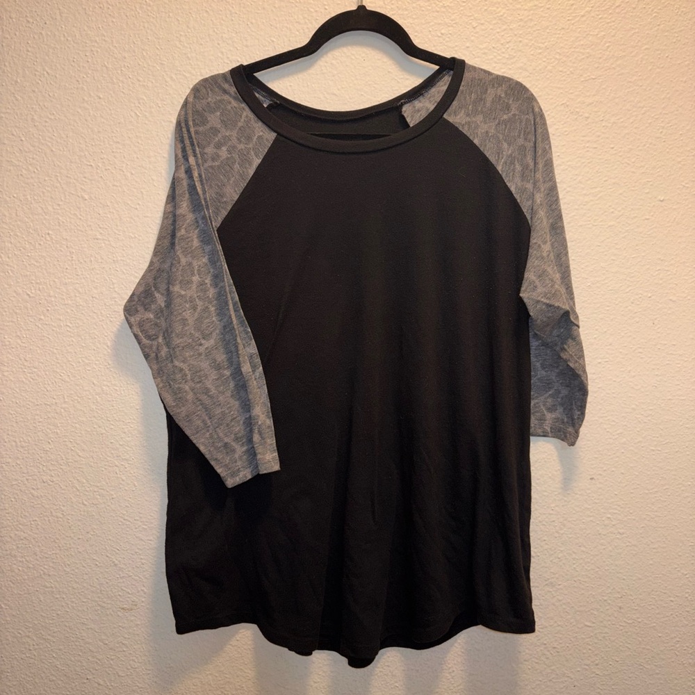 Black and Gray Raglan Sleeve Top